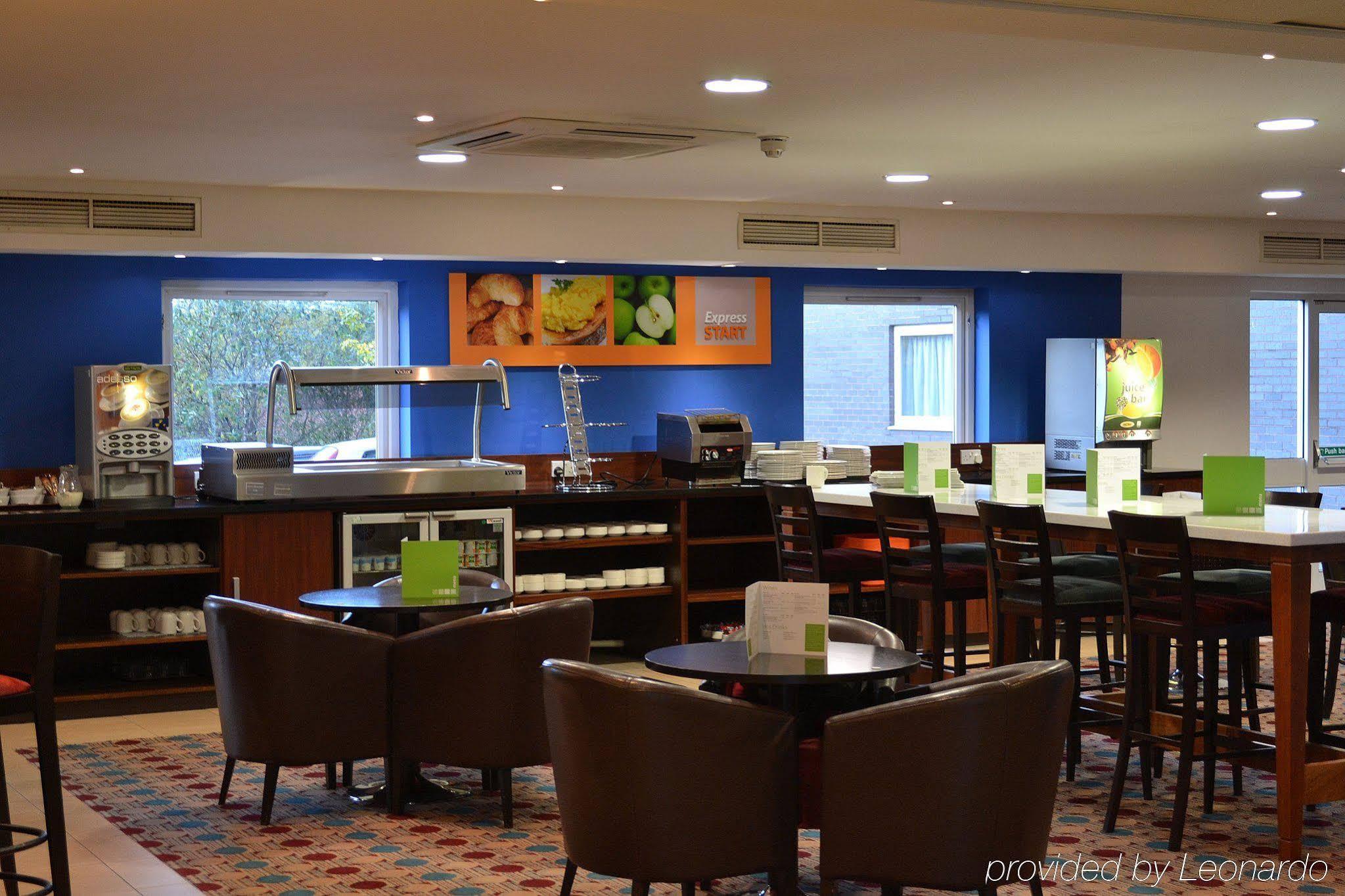 Holiday Inn Express Braintree By Ihg Exterior photo