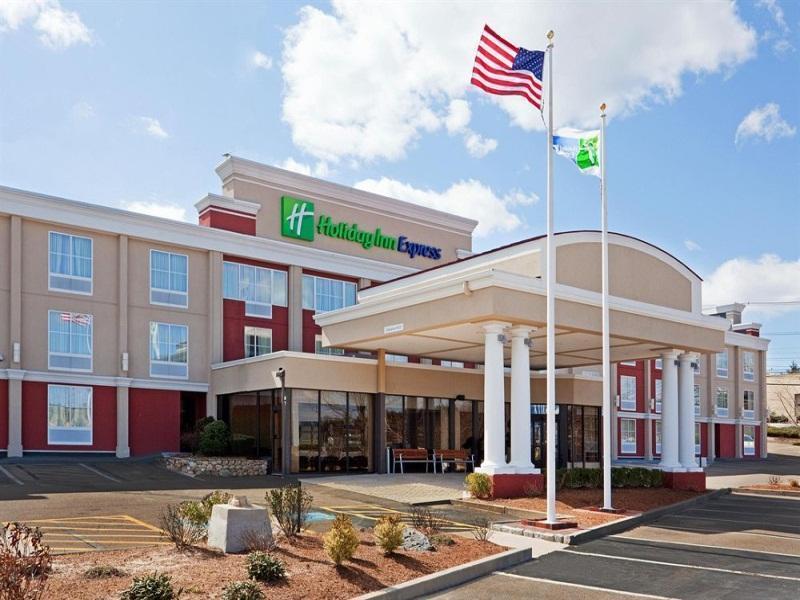 Holiday Inn Express Braintree By Ihg Exterior photo